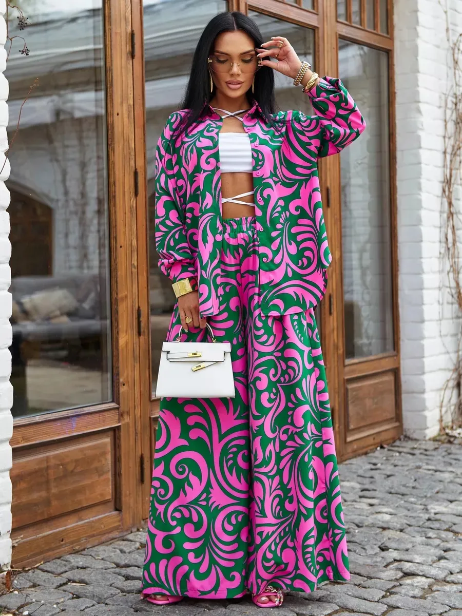 Брючный праздничный костюм летний двойка нарядный с принтом